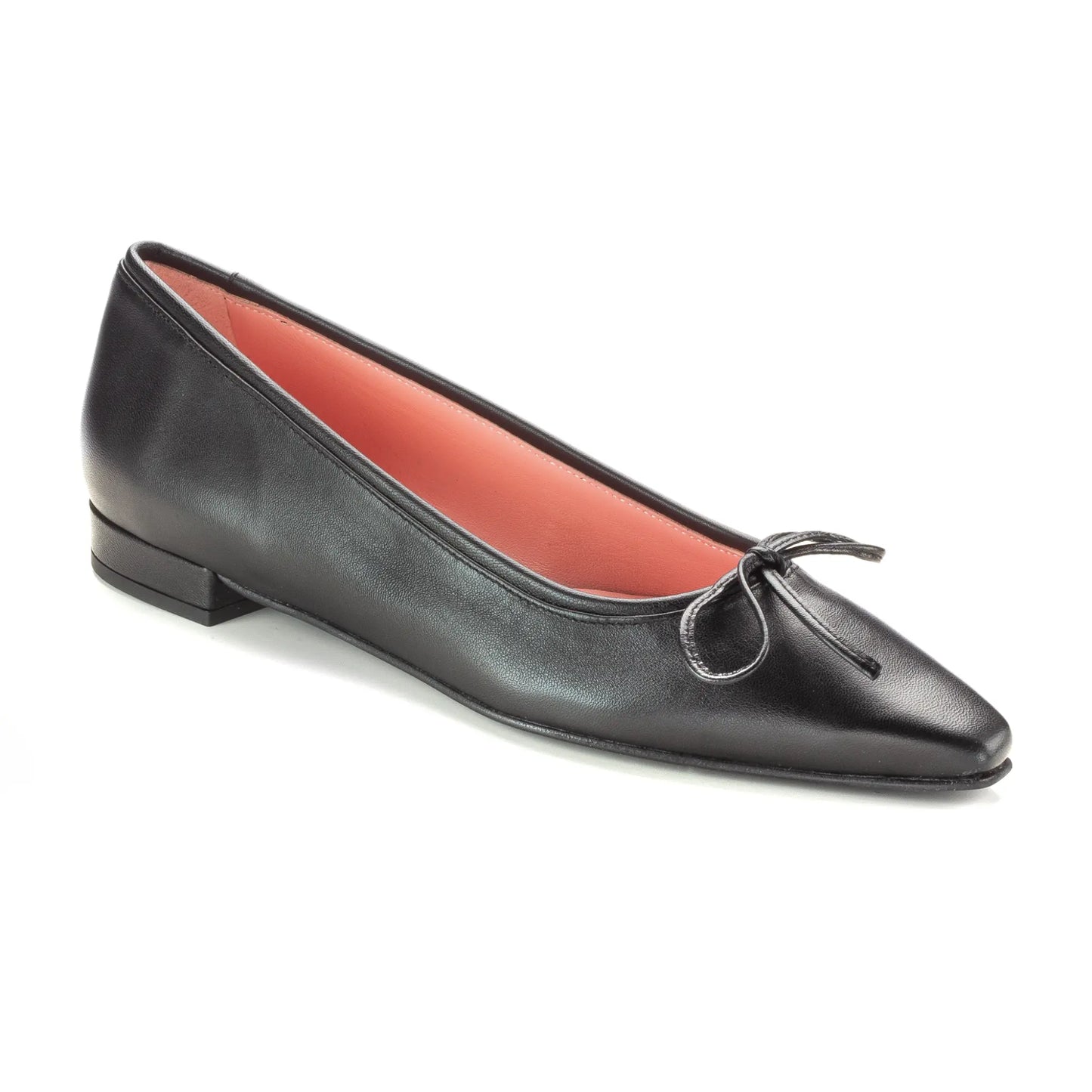 Black leather flat shoe for teens with a bow design, crafted in Spain