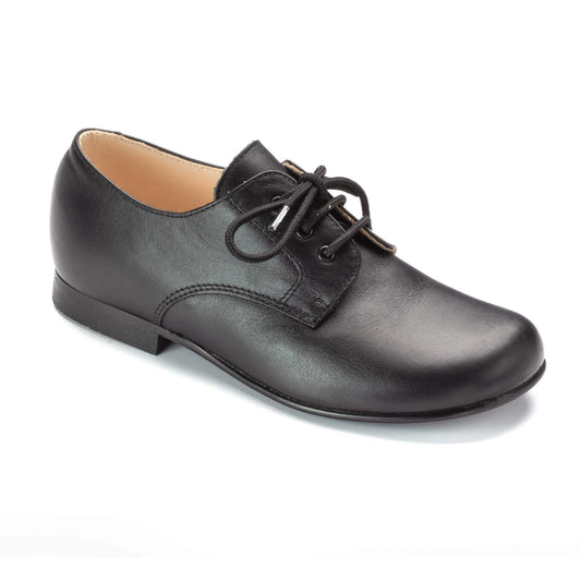 Elegant black leather boys lace shoe for dress occasions, made in Spain