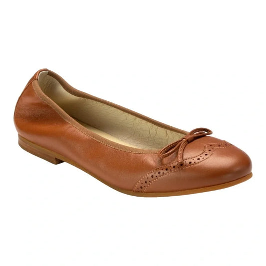 Girls' tan leather flats with bow detail, made in Italy