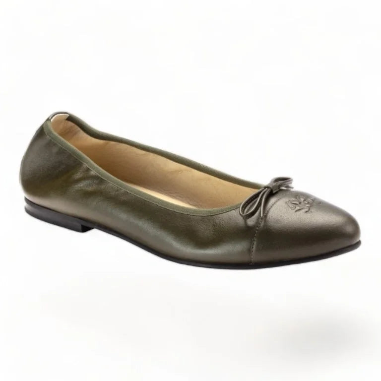 1623 Green Leather Teens Bow Shoe with elegant bow detail