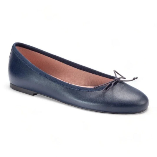 Navy leather teens bow shoe with elegant design and made in Spain