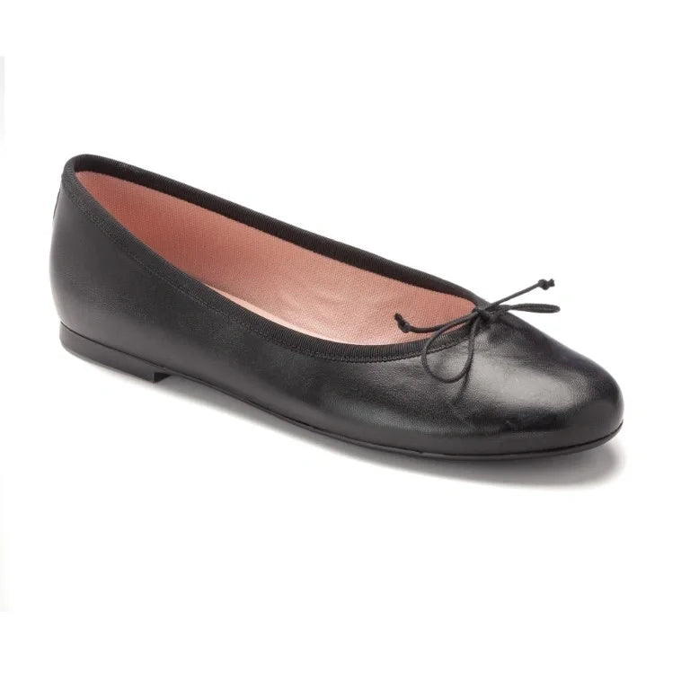Black leather teens bow shoe with flat heels, made in Spain