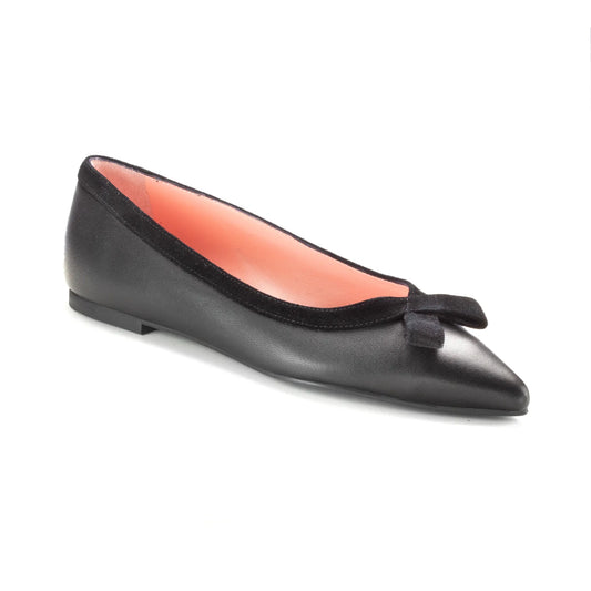 52078 Black Leather Teens Ballet Flat crafted in Spain
