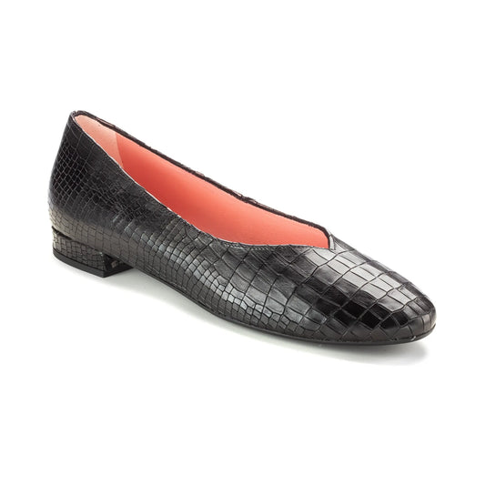 Black Leather Teens Point V Style Shoe
