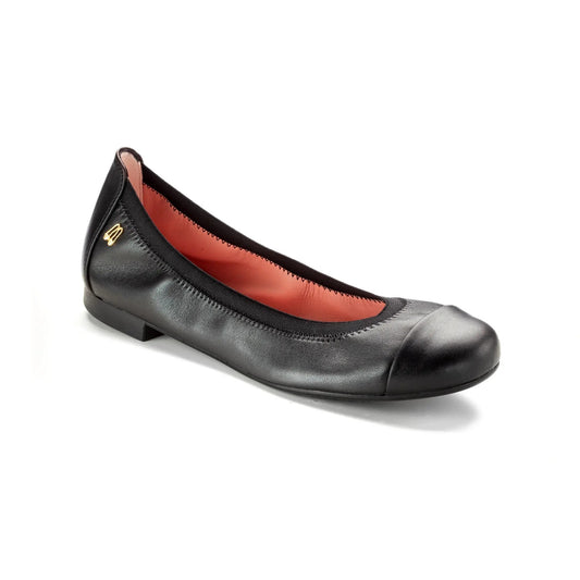 53241 - Black Leather Stretch Slip On Pretty Ballerinas