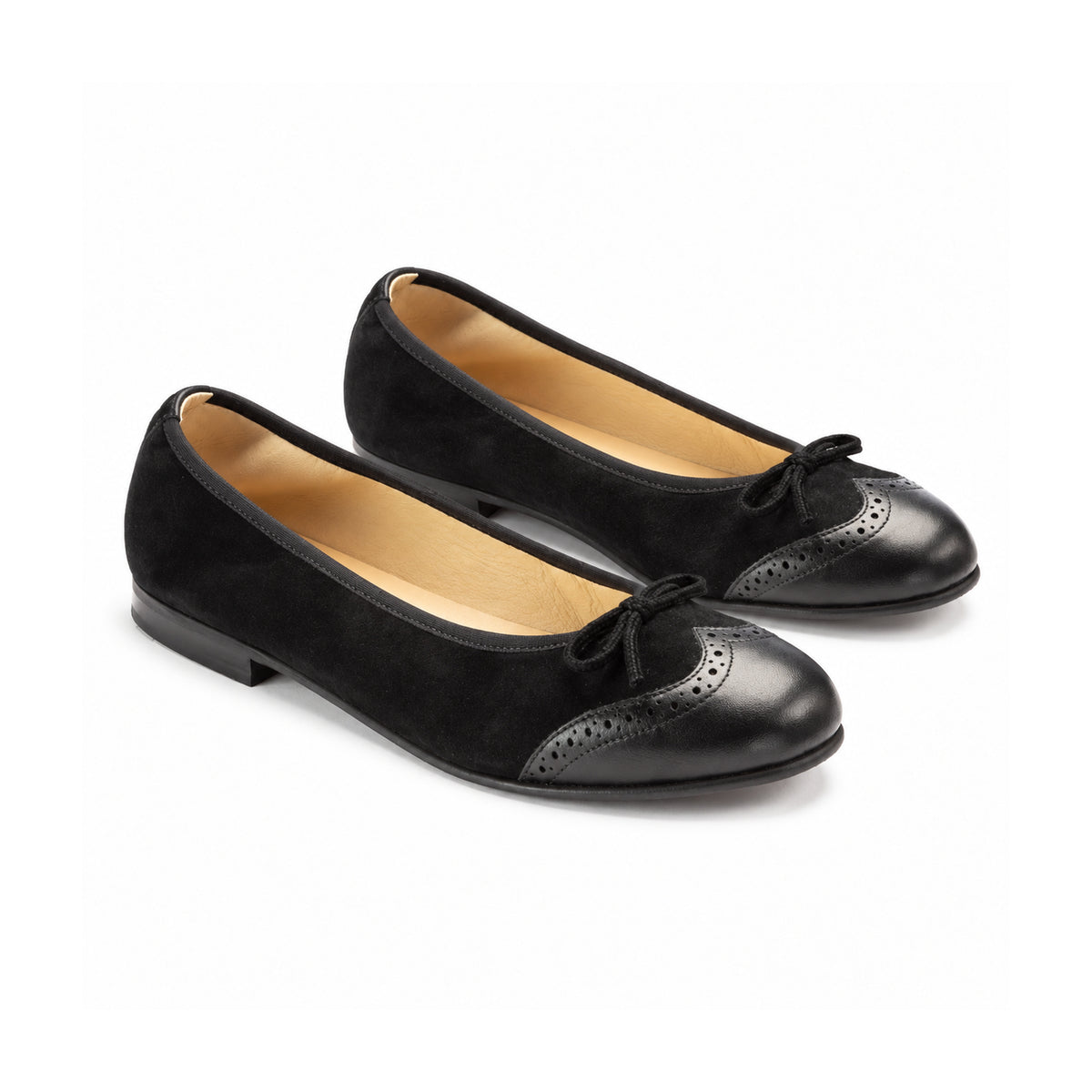 1540 - Girls Black Leather & Suede Bow Shoe