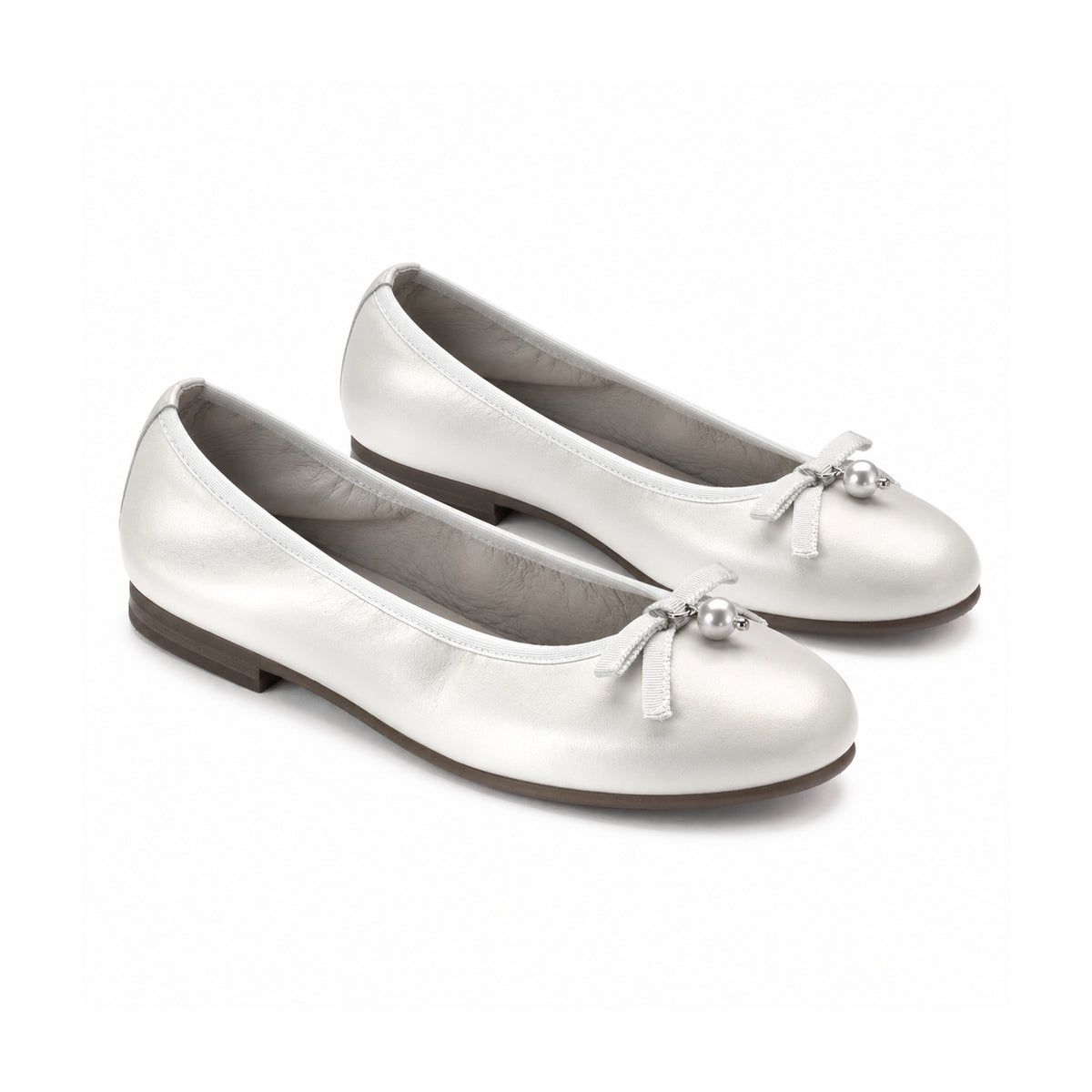1573 - Girls Pearl Slipon in Off White Leather