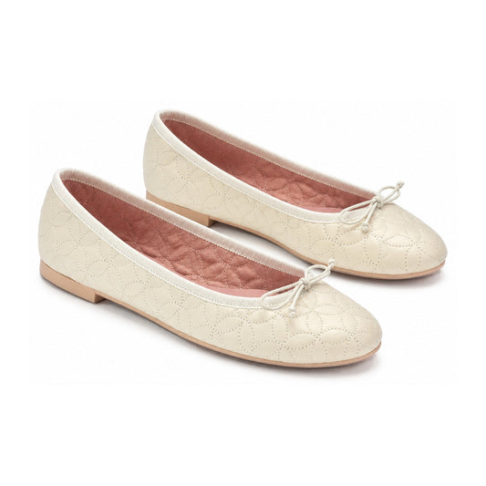 Cream Leather Summer Floral Quilted Shoe